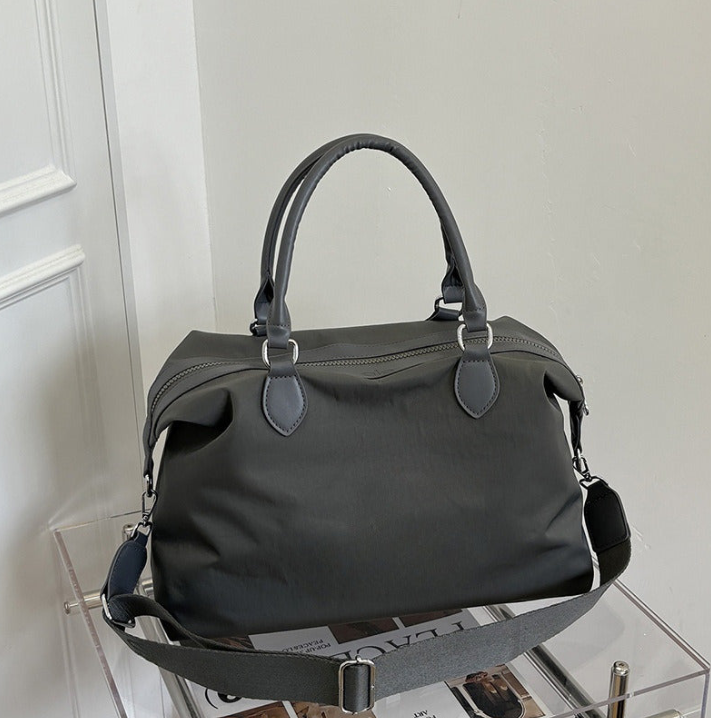 #139.85 Women's new portable outdoor commuter handbag fitness bag