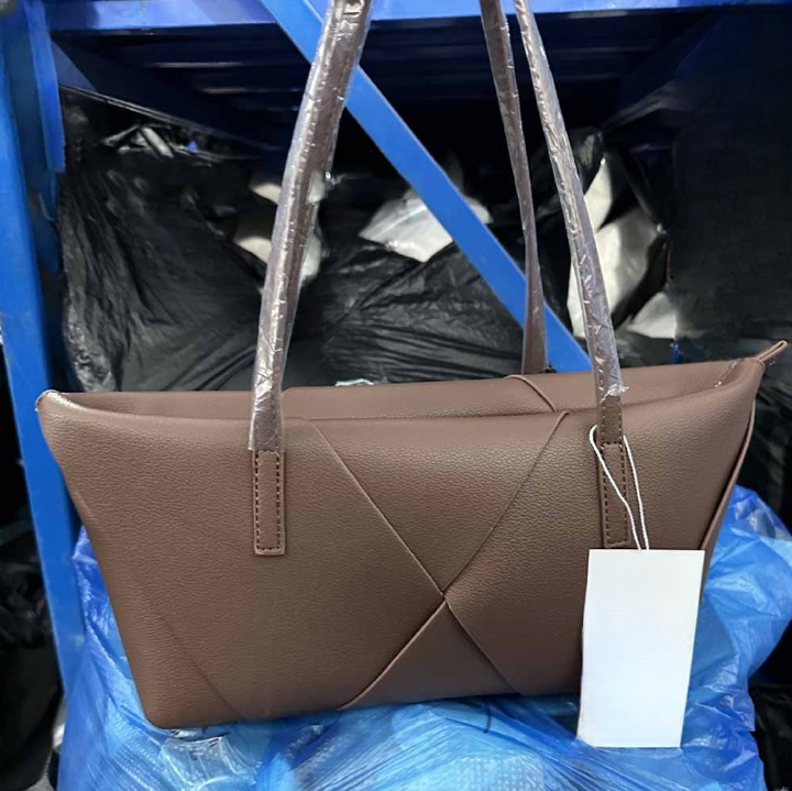 #129 Women's new stitching contrast shoulder bag large commuter handbag