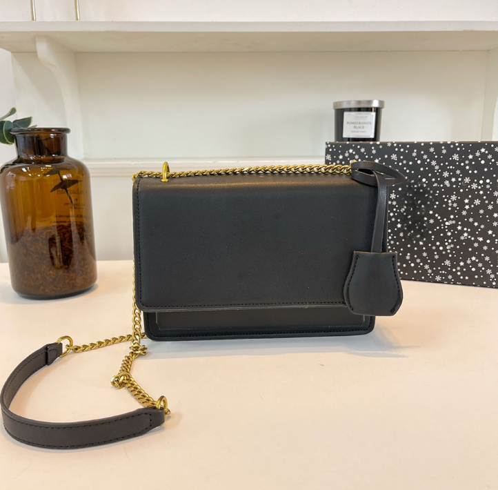 #119 Women's New Temperament Joker Metal Chain Shoulder Bag Messenger Bag