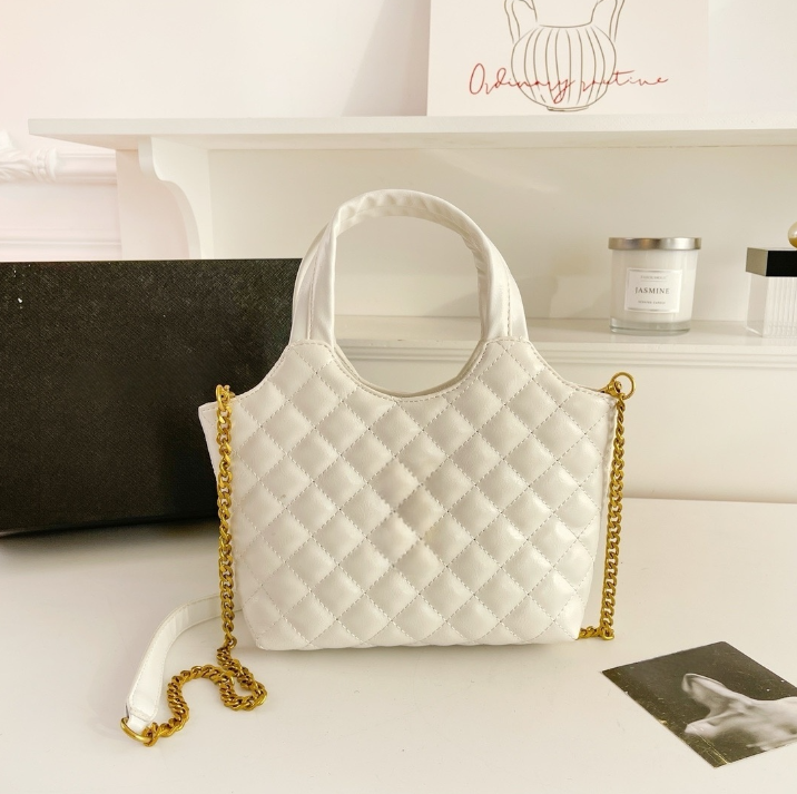 #159 Women's New Temperament Joker Metal Chain Rhombic Cross-body Bag Handbag